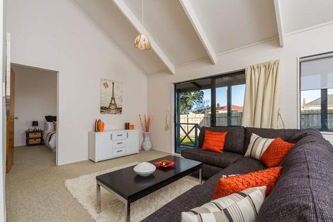 Photo of property in 81 Astley Avenue, New Lynn, Auckland, 0600