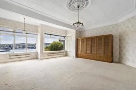 Photo of property in 49 The Crescent, Roseneath, Wellington, 6011