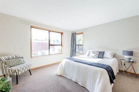 Photo of property in 18 Westgrove Avenue, Avonhead, Christchurch, 8042