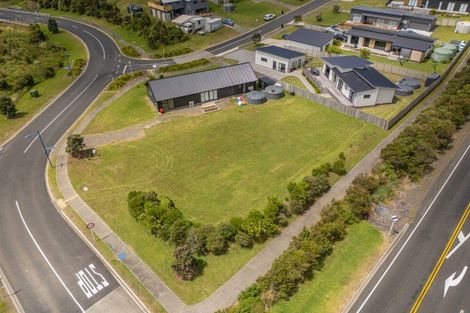 Photo of property in 4 Longreach Drive, Cooks Beach, Whitianga, 3591