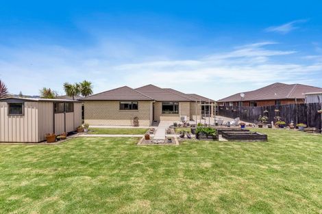 Photo of property in 10 Drumkeen Place, Rosehill, Papakura, 2113