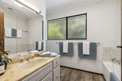 Photo of property in 19 Greyfriars Crescent, Tawa, Wellington, 5028