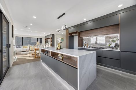 Photo of property in 6 Mill Hill Close, Flat Bush, 2019