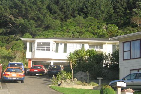 Photo of property in 24 Katarina Grove, Tawa, Wellington, 5028