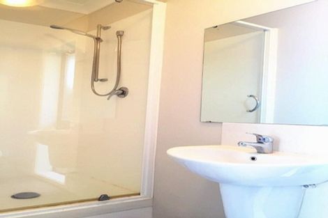 Photo of property in 24 Jillteresa Crescent, Half Moon Bay, Auckland, 2012