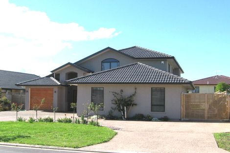 Photo of property in Waimanu Bay Village, 14/1 Piriti Drive, Te Atatu Peninsula, Auckland, 0610