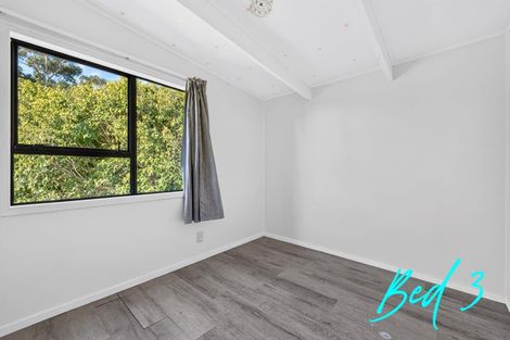 Photo of property in 5 Rangeview Road, Sunnyvale, Auckland, 0612