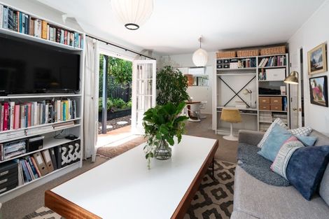 Photo of property in 4/85 Elizabeth Street, Mount Victoria, Wellington, 6011