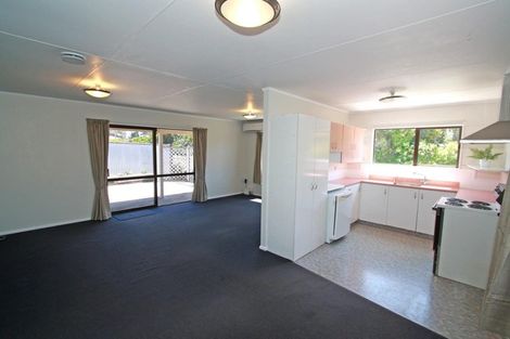 Photo of property in 32 Poplar Grove, Whalers Gate, New Plymouth, 4310