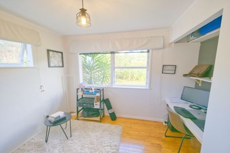 Photo of property in 5 Pendlebury Street, Green Bay, Auckland, 0604