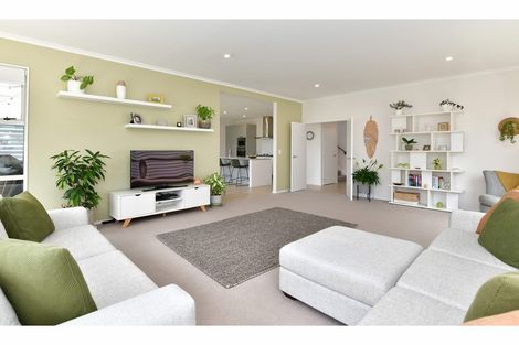 Photo of property in 6 Onekura Street, Red Beach, 0932