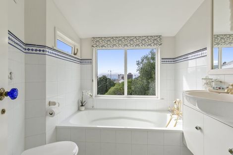 Photo of property in 19b Glenbervie Terrace, Thorndon, Wellington, 6011