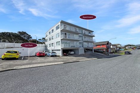 Photo of property in 6/32 Akaroa Drive, Maupuia, Wellington, 6022