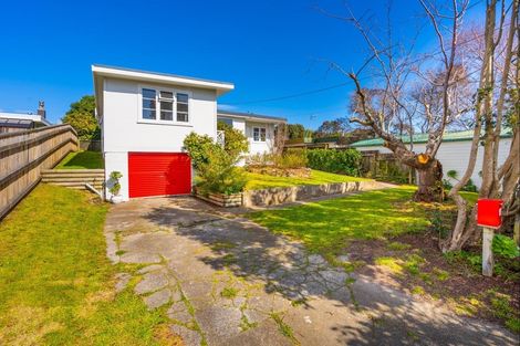 Photo of property in 17 Kaka Road, Raumati Beach, Paraparaumu, 5032