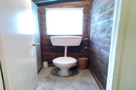 Photo of property in 252 Sturges Road, Henderson, Auckland, 0612