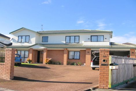 Photo of property in 30 Ewhurst Place, Goodwood Heights, Auckland, 2105