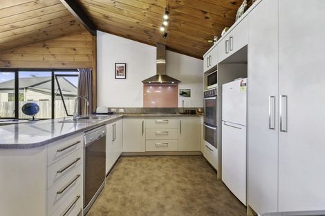 Photo of property in 6 Tuara Place, Rotorua, 3010