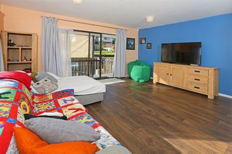 Photo of property in 4/18 Evans Road, Glen Eden, Auckland, 0602