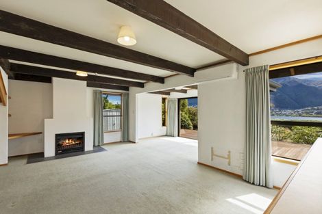 Photo of property in 16 Oregon Drive, Kelvin Heights, Queenstown, 9300
