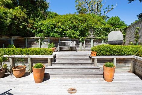 Photo of property in 22 Tio Tio Road, Miramar, Wellington, 6022