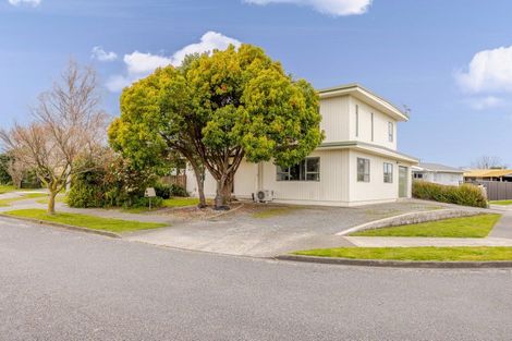 Photo of property in 2 Lomond Place, Tamatea, Napier, 4112