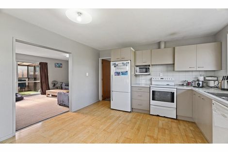 Photo of property in 12 Karnak Crescent, Russley, Christchurch, 8042