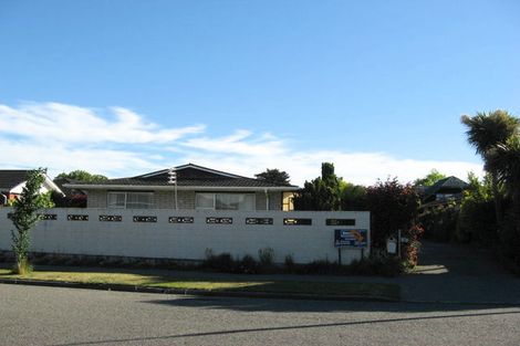 Photo of property in 1/23 Broadfell Avenue, Avonhead, Christchurch, 8042