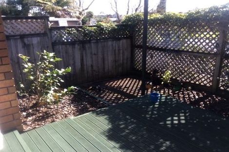 Photo of property in 3 Grande Vue Road, Papatoetoe, Auckland, 2025