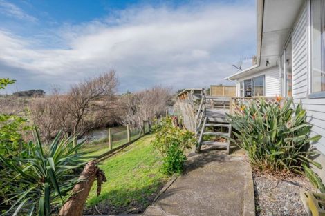 Photo of property in 2b Mahoe Street, Otaki Beach, Otaki, 5512