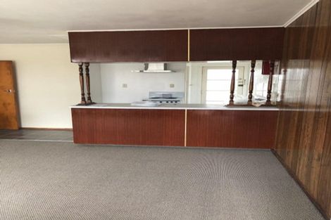 Photo of property in 81 Pupuke Road, Northcote, Auckland, 0627