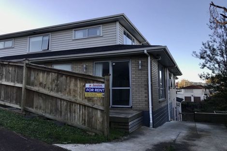 Photo of property in 817a East Coast Road, Northcross, Auckland, 0630