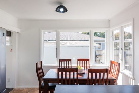 Photo of property in 12 Galway Avenue, Hokowhitu, Palmerston North, 4410