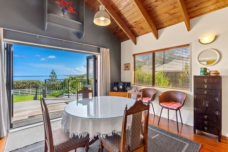 Photo of property in 73 Waitea Road, Muriwai, Waimauku, 0881