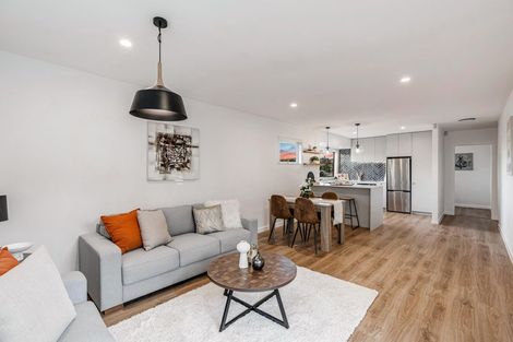 Photo of property in 243a Glengarry Road, Glen Eden, Auckland, 0602