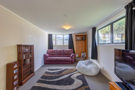 Photo of property in 4 Stoke Place, Awapuni, Palmerston North, 4412