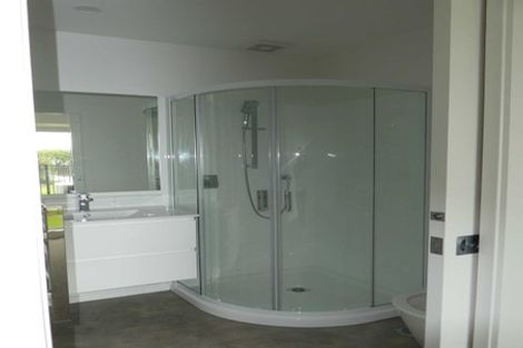 Photo of property in 2/504 Don Buck Road, Massey, Auckland, 0614