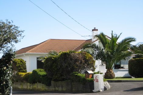 Photo of property in 7 Price Street, Westown, New Plymouth, 4310