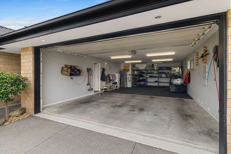 Photo of property in 33 Broadhaven Avenue, Parklands, Christchurch, 8083