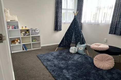 Photo of property in 33 Helena Street, Massey, Auckland, 0614