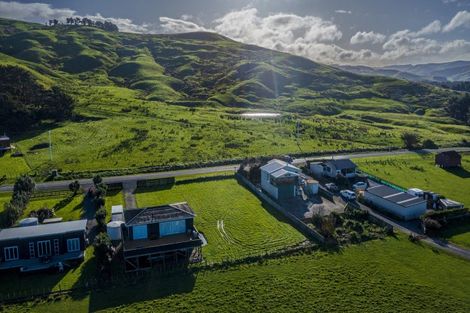 Photo of property in 79 Seaview Road, Herbertville, 4970