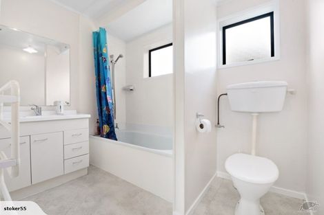 Photo of property in 2/56 Oaktree Avenue, Browns Bay, Auckland, 0630