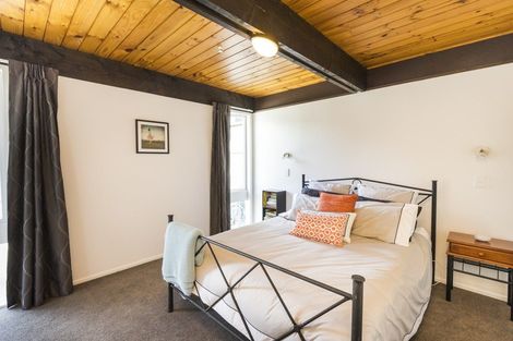 Photo of property in 11 Chilton Grove, Hokowhitu, Palmerston North, 4410