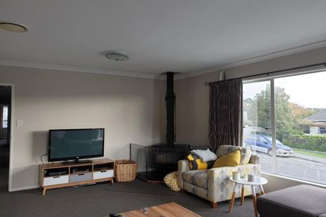 Photo of property in 2 Naver Place, Papakowhai, Porirua, 5024