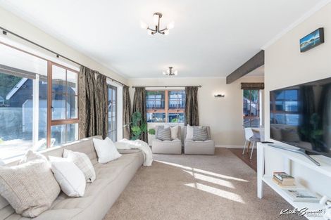 Photo of property in 15 Johnswood Grove, Clouston Park, Upper Hutt, 5018