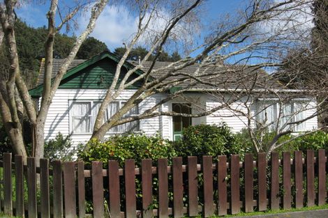 Photo of property in 22 Homedale Road, Wainuiomata, Lower Hutt, 5014