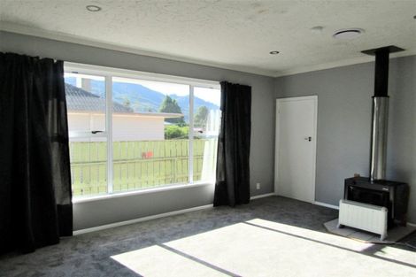 Photo of property in 92 Pine Avenue, Ebdentown, Upper Hutt, 5018
