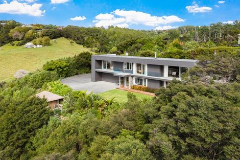 Photo of property in 31 Brick Bay Drive, Sandspit, Warkworth, 0982