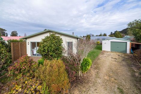 Photo of property in 3 Kowhai Grove, Featherston, 5710
