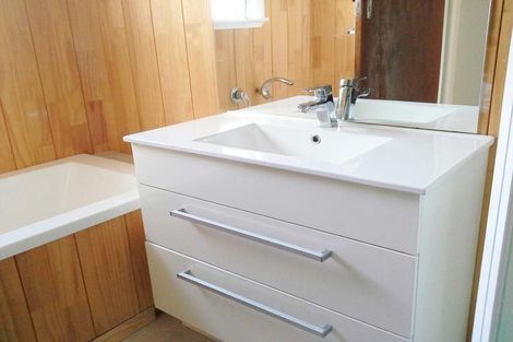 Photo of property in 15 Wallath Road, Westown, New Plymouth, 4310