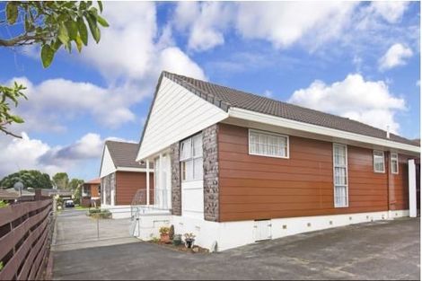 Photo of property in 2/3 Benygloe Place, Highland Park, Auckland, 2010
